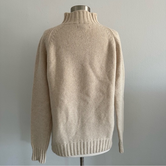 New HILFIGER 100% Wool Turtle Neck Sweater M made In Italy - Picture 5 of 10